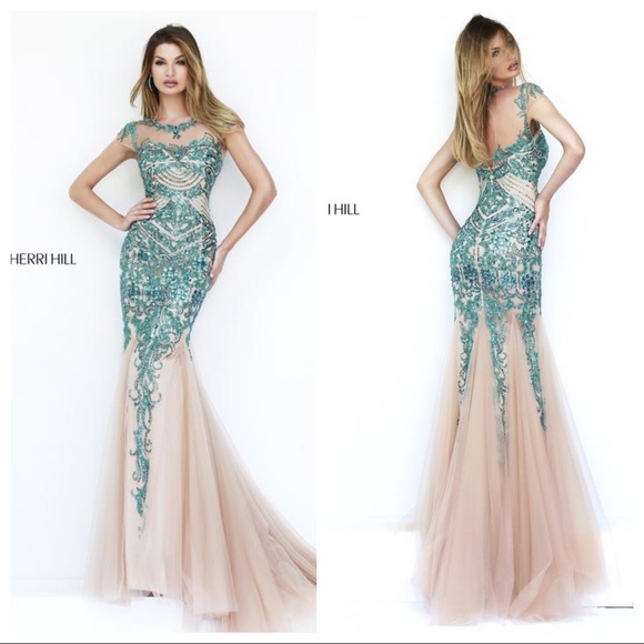 Sherri Hill 1939 Prom Dress - Picture 1 of 4